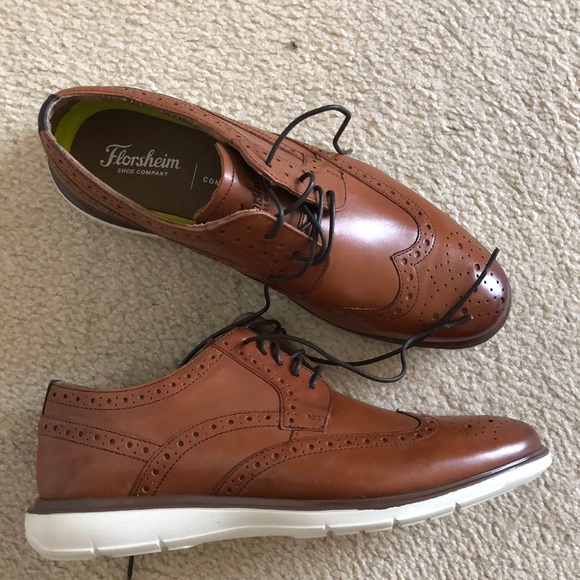 New Men’s Florsheim wingtip dress shoes
